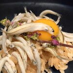 ろっかん - 沖島の氷魚 on 赤酢飯