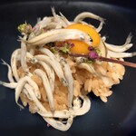 ろっかん - 沖島の氷魚 on 赤酢飯