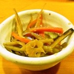 甲州屋酒場 - お通し(きんぴらごぼう)