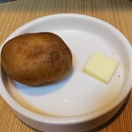 エチオピアカリーキッチン - 最初に茹でたじゃが芋