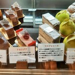 ショコラトリー・パティスリー ソリリテ - 柑橘やベリーなどフルーツの他、スパイスや洋酒の魅惑的な風味が重なるカカオの世界（その2）