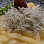 讃岐うどん　ぶっかけや - 釜玉しらす鬼玉うどんアップ