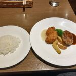 ラヴィアンローズ - 日替わりランチ（粗挽きポークステーキとカキフライおろしソース） 980円