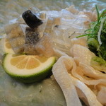 大分臼杵ふぐ 良の家 - サメカワ（鮫皮）、トウトウミ（遠江）、ミカワ（身皮：三河）、おおみ（近江）に綺麗に分かれています