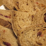 ベーカリー＆喫茶 ブンブン - ライ麦フランスの断面あっぷ