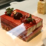 Chez-tani - ショコラルージュ（ホワイトチョコとフランボワーズのケーキ）