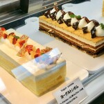 Chez-tani - ヨーグルトンポム（ヨーグルトと青リンゴムースのケーキ）、ヘーゼルマロン（ヘーゼルナッツとマロンのクリーム）