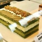 Chez-tani - 抹茶塩ミルク（抹茶塩ミルクのムースとホワイトチョコのムース。艶々なウグイス豆が嬉しい）