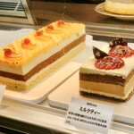 Chez-tani - 洋なし紅茶（洋梨と紅茶の2層のムース）、ミルクティー（紅茶ジェノワーズとミルクティームース）