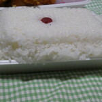 おふくろ弁当 - ご飯もたっぷり！！ご飯の一粒一粒が独立してるのがわかりますか？(ﾟдﾟ)ﾒﾁｬｳﾏｰ