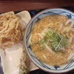 Marugame Seimen - 玉子あんかけ420円と野菜かき揚げ、いそべチクワ天