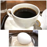 上島珈琲店 - ◆ゆで卵は、ほんのり塩味が付いています。 ◆珈琲は苦みを感じるタイプ