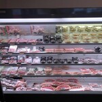 Temma-Ya - 店内の肉販売写真1️⃣