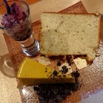 栄夏 - デザート３種(栗かぼちゃのクリームチーズケーキ、ハイビスカスのグラニテ、バナナのシフォンケーキ)