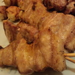 焼とり 先鋒 - 豚バラ 塩味 １００円（タレ焼きも可） 肉質部と脂身のﾊﾞﾗﾝｽ良く良質