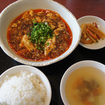 四川料理 蜀彩 - ランチの麻婆豆腐