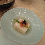 キャトルセゾン　マツイ  - 山芋のよせものにサーモンとキャビア