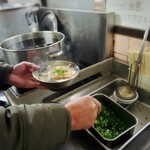 讃岐うどん がもう - 出汁と薬味はセルフです