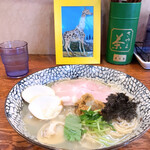 拉麺 イチバノナカ - 貝と魚介の中華そば〜地ハマのせ〜