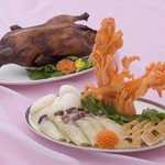 中国料理 瑞兆 - 人参で作った龍です。中国では龍は縁起の良い神格された存在です。