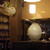 茶房 李白 - 内観写真:柱には李朝の偏壷、李朝家具の上に白磁壷