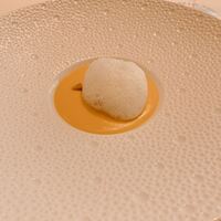 ソンブルイユ TOKYO - バターナッツ南瓜のピュレ。
                      お皿は「ベルナルド  エキューム」。