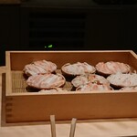 にい留 - 揚げる前のセイコガニ