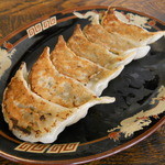龍門穂高 - 餃子の皮からすべて自家製、お野菜をたくさん使った餃子は人気の一品！！