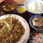 元祖 吉田屋 - 焼きそば定食（950円）