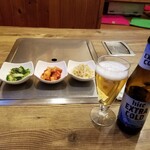 辛風 - お通しと韓国瓶ビール