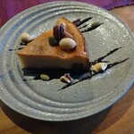 Shukuba Kafe Izumiya - 栗とナッツのベイクドチーズケーキ