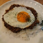 アミューズメント バー Ｈ - キーマカレー。