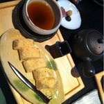 和カフェモリカ - 黒豆茶とわらび餅