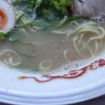 本田商店 - 豚骨臭の香るワイルドなスープ