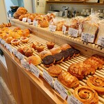 クロリブレッド&ライフ - 店内