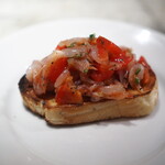 RODEO - 超希少な生桜海老とトマトのブルスケッタ