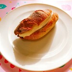 イスズベーカリー - 「12月のおすすめ」クランベリーサンド（183円）