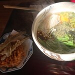 千寿亭 - かき揚げとゴボウの天ぷらは、別皿で来ます。