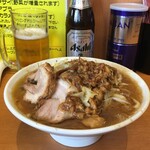 麺屋豚道場ぶた壱 - キャーーー！！！小ラーメン ヤサイスクナメニンニクアブラマシカラメ！！！  ¥800。
      
      久しぶりの二郎系ヽ(´o｀
      
      
      
      