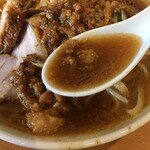 麺屋豚道場ぶた壱 - 『豚道場』よりやや乳化の粘土のある濃ゆい汁！！！
      
      美味い！！！やっぱり二郎系の美味さは悪魔的！！！
      
      
      
      