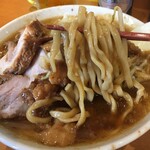 麺屋豚道場ぶた壱 - 低加水のオーション麺！！！
      
      バキボキの凶暴麺ではないが、今後カタメコールも出来る事を期待したいのぅ。
      
      
      