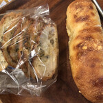 イロハパン プラス オヤツ - フロマージュとガーリックラスク