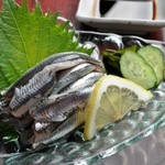 Kyaputen - 小鰯のお刺身★これぞ広島名物！観光でお越しの方は是非一度ご賞味あれ♪