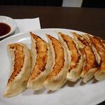 四つ角飯店 - 焼き餃子（6個）330円