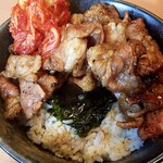 伊藤課長 - ご飯の上に海苔一枚