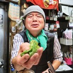 生ホルモン処 おさむちゃん。 - 某和食のお店を意識した手渡し(笑)
      おさむちゃん、なんか違うwww
