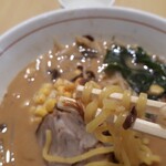 北海道らーめん とんとことん - 麺