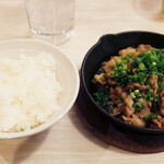 トンテキ食堂8 - 豚丼あたま+半ライス