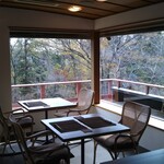 伊豆高原 城ケ崎温泉 花吹雪 - 開放感たっぷりの食事処