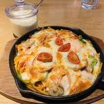 ハチ 長町店 - 私の頼んだ「ピザ風焼ナポリタン」♫